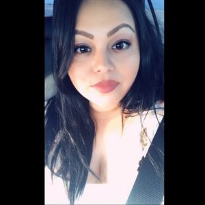 Meet your Posher, Adilene